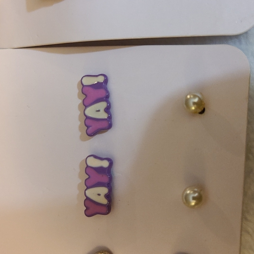 More than magic earrings - Picture 6 of 13